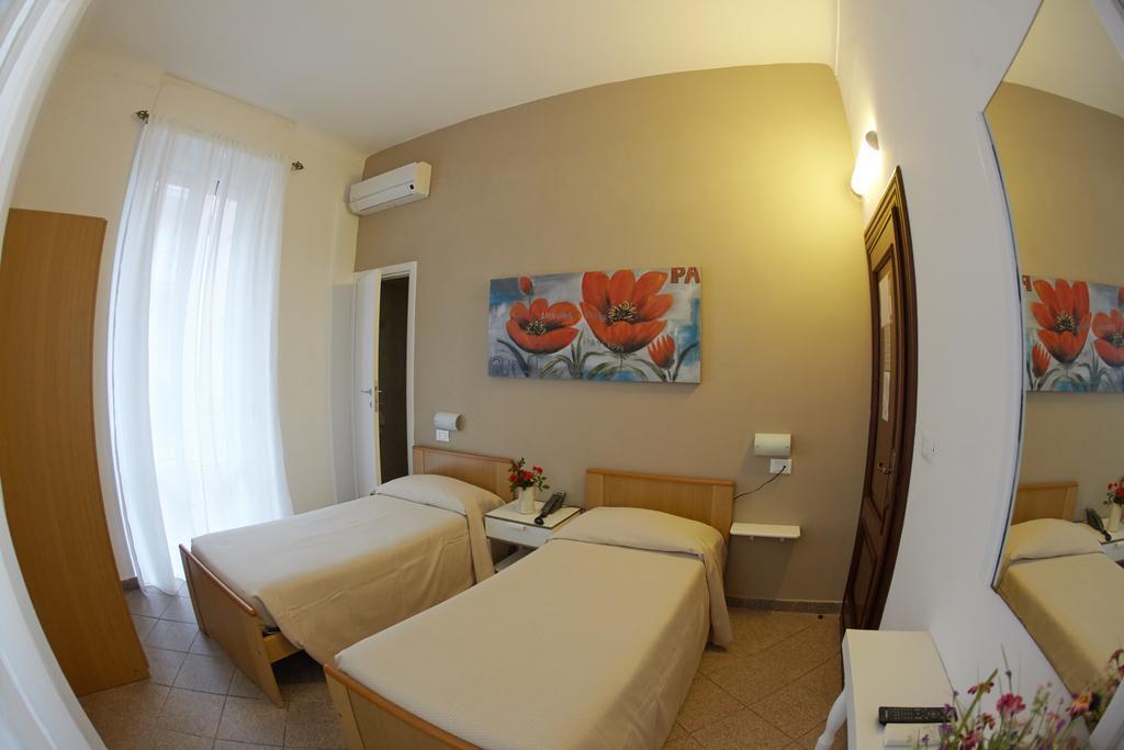 Hotel Lydia ألاسيو الغرفة الصورة